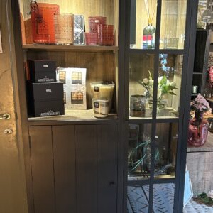 KAST TEAK YARA ZWART